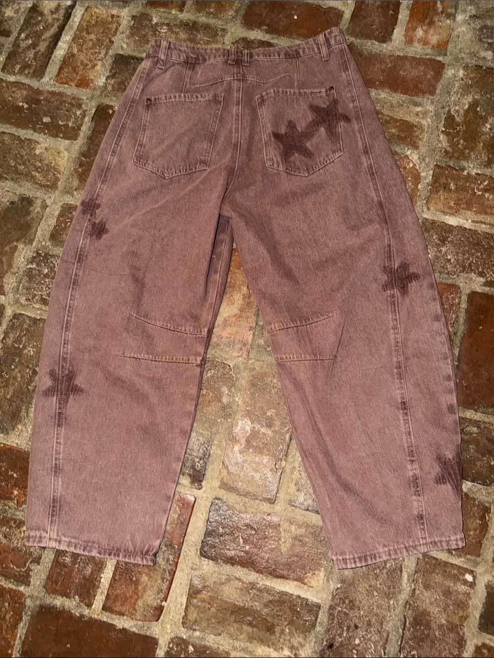⭐️Easel Barrel Faded Star Print Jeans⭐️ - Picture 6 of 6